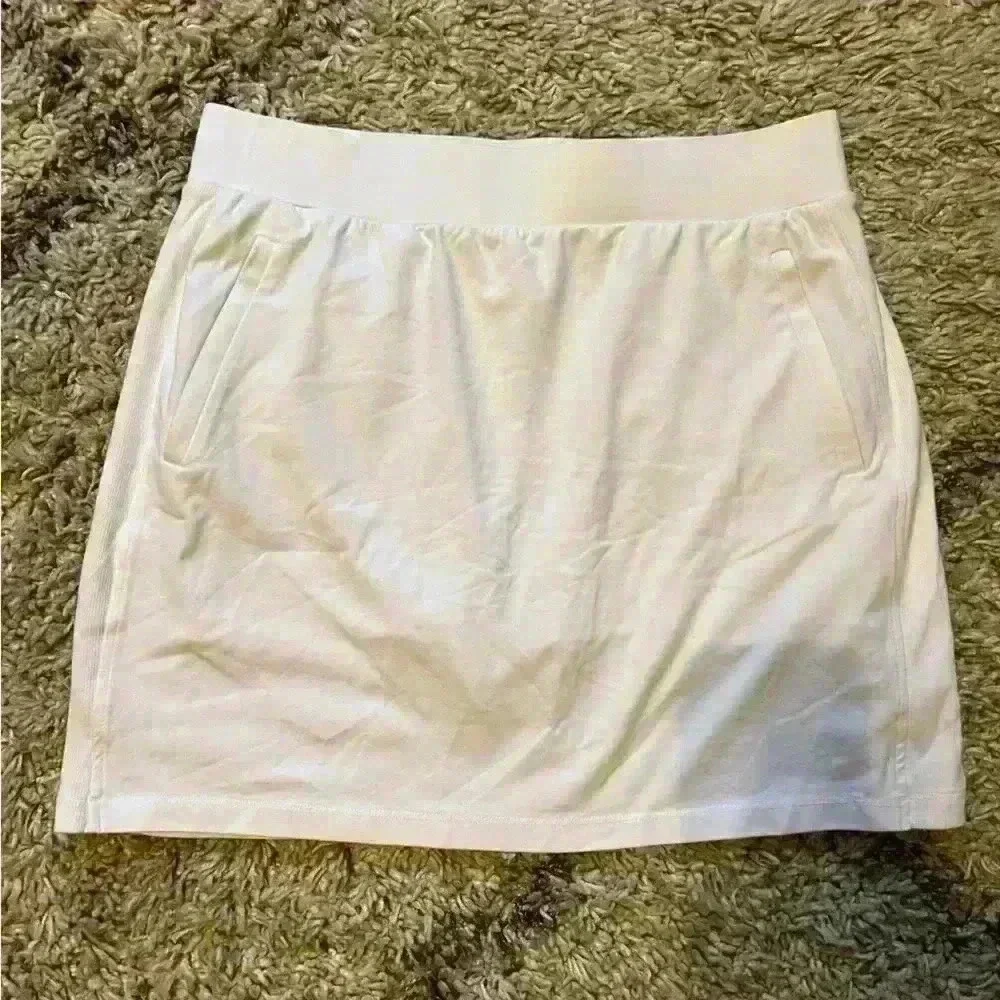 Talbots brand skirt/shorts sports/tennis/pickleball. Zippered pockets (F111)